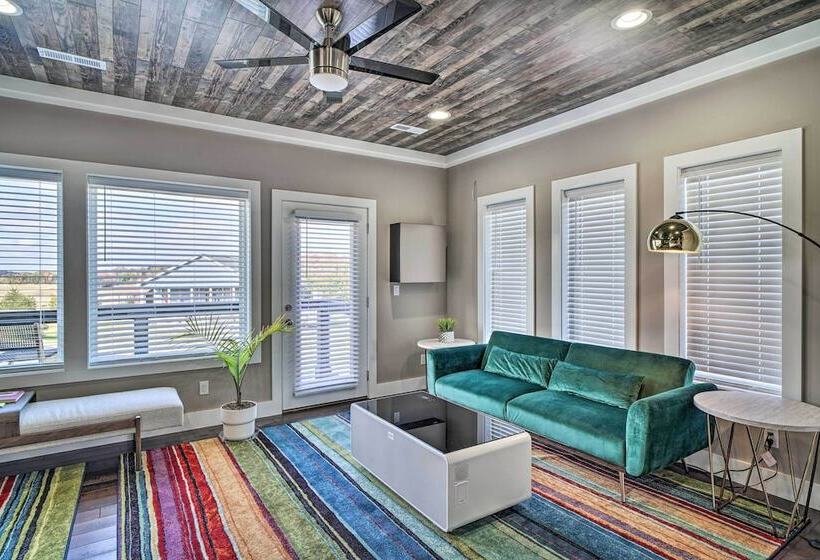 Spacious Sevierville Home W/ Hot Tub!