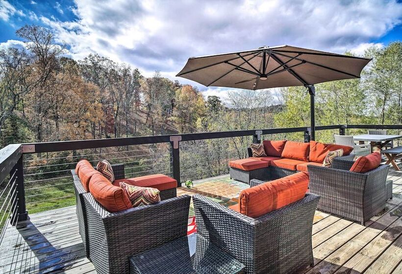 Spacious Sevierville Home W/ Hot Tub!