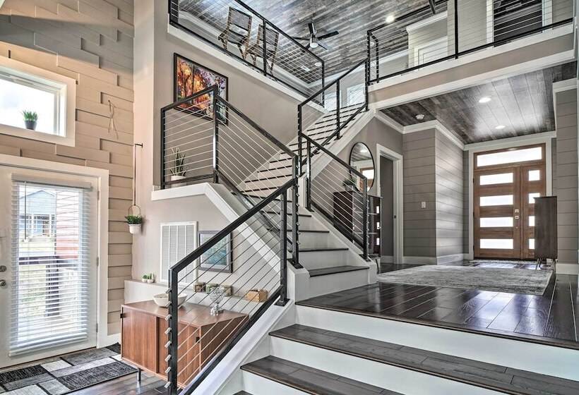 Spacious Sevierville Home W/ Hot Tub!