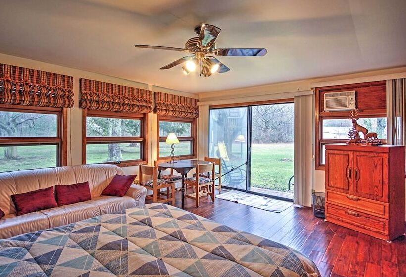 South Haven Home ~ 1 Mi To Lake Michigan!