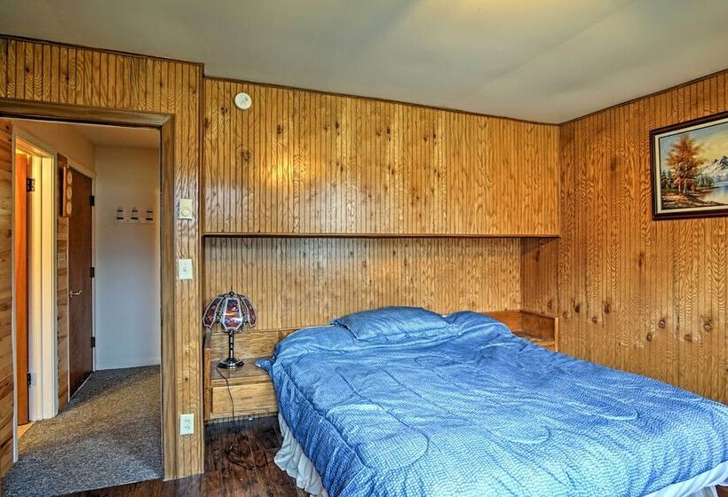 South Haven Home ~ 1 Mi To Lake Michigan!