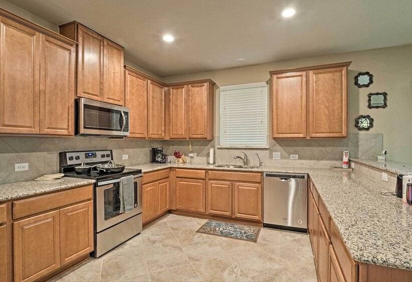 Texas Home W/ Patio & Grill ~ 16 Mi To Austin