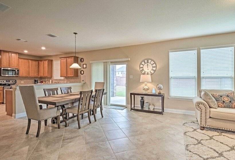 Texas Home W/ Patio & Grill ~ 16 Mi To Austin