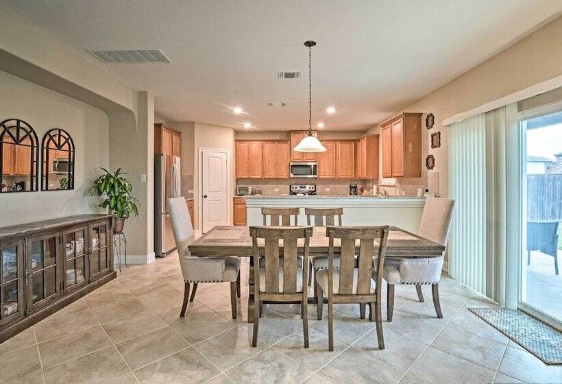 Texas Home W/ Patio & Grill ~ 16 Mi To Austin