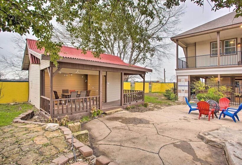 Spacious Vacation Home: 10 Mi To Lavon Lake!