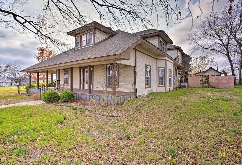 Spacious Vacation Home: 10 Mi To Lavon Lake!