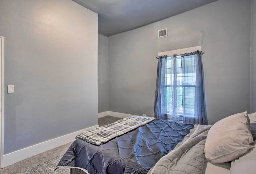 Spacious Vacation Home: 10 Mi To Lavon Lake!