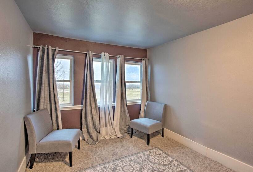 Spacious Vacation Home: 10 Mi To Lavon Lake!