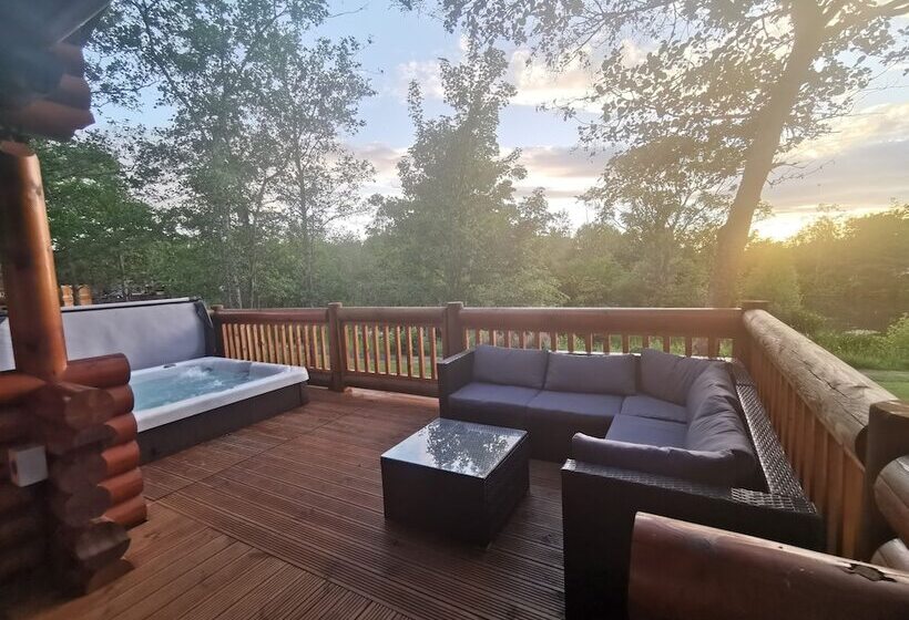 Starlight Log Cabin   With Hot Tub And Lake View