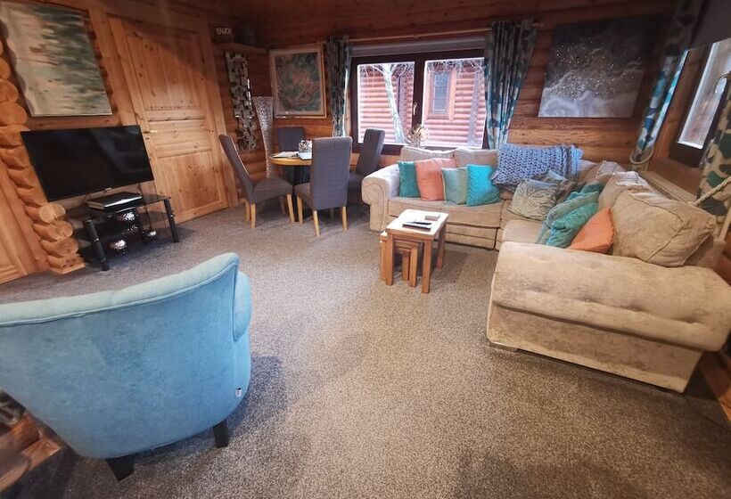 Starlight Log Cabin   With Hot Tub And Lake View