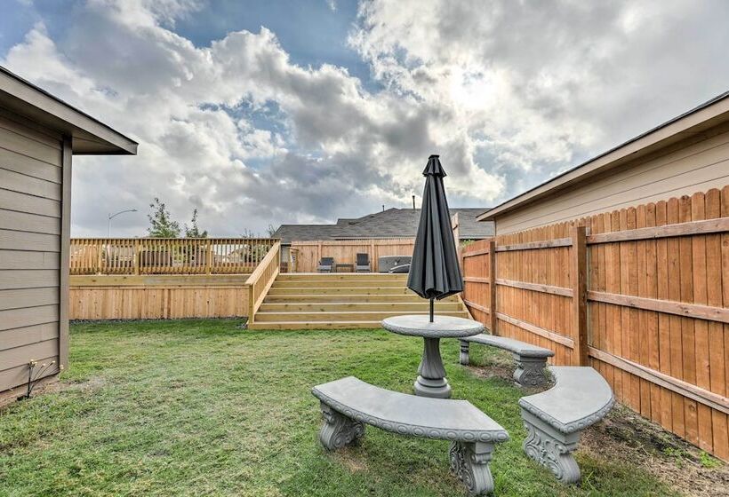 Austin Home ~ 12 Mi To Downtown!