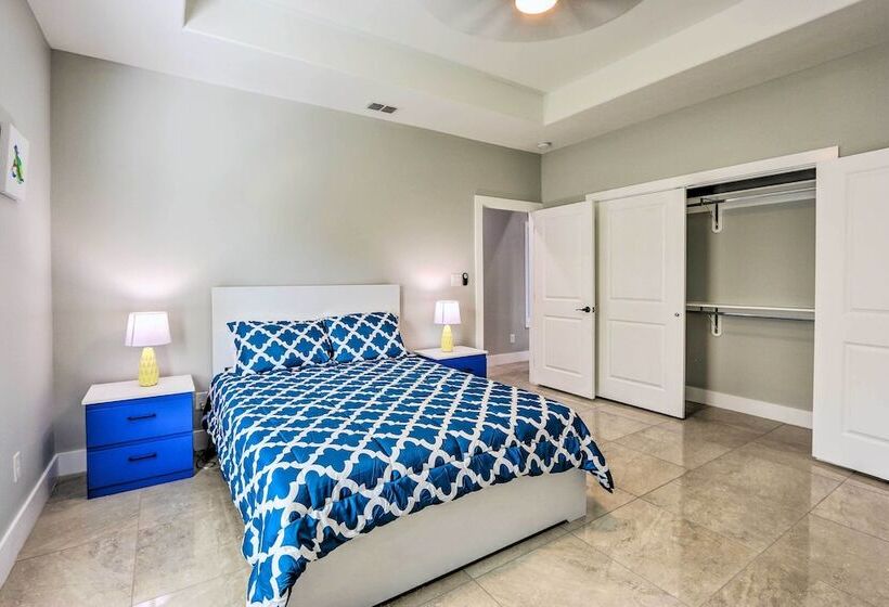 Stunning Laguna Vista Retreat W/ Pool & Grill