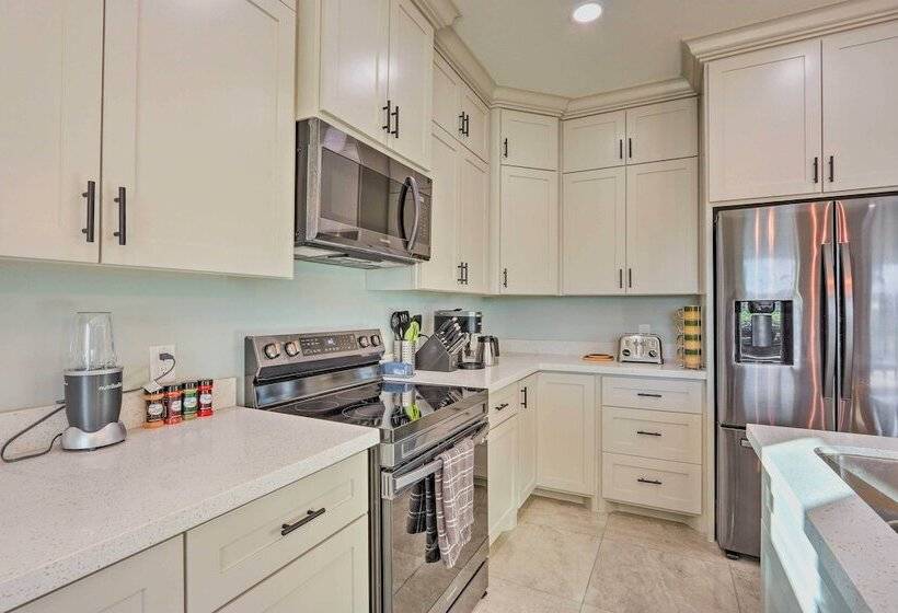 Stunning Laguna Vista Retreat W/ Pool & Grill