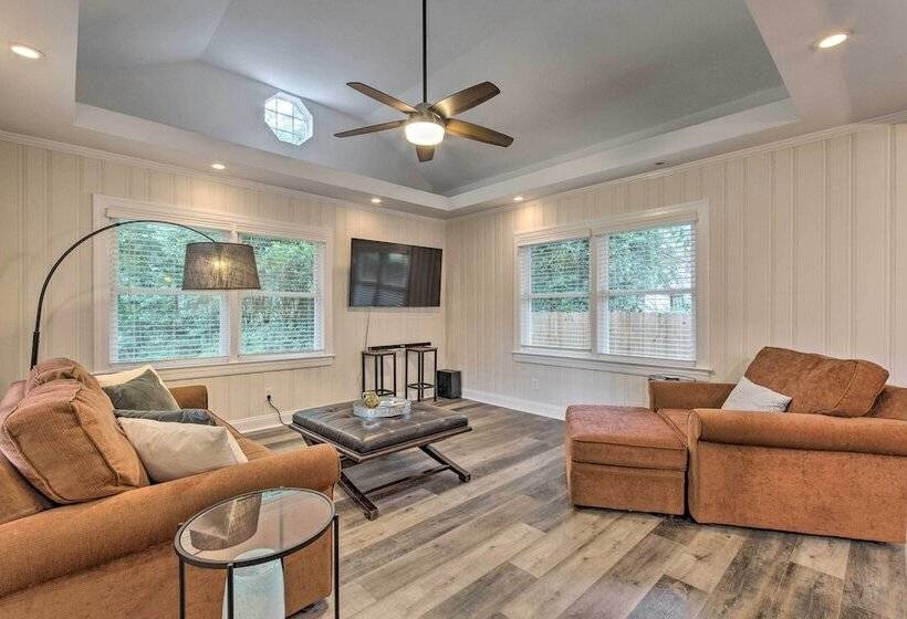 Stylish Wilmington Home, 2 Mi To Riverwalk!