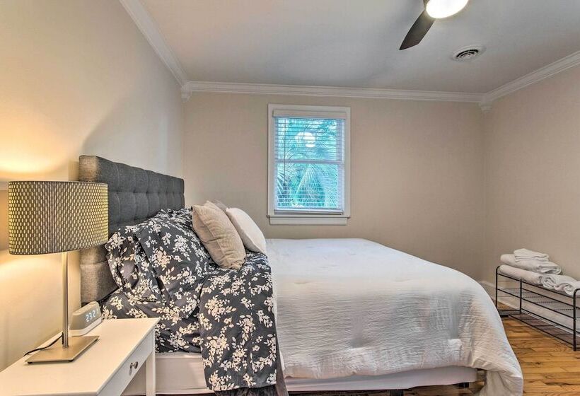 Stylish Wilmington Home, 2 Mi To Riverwalk!