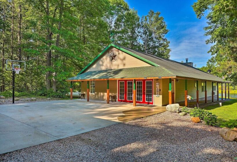 Sun Dappled Cadillac Gem W/ Kayaks & Grill!