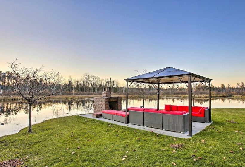 Sun Dappled Cadillac Gem W/ Kayaks & Grill!