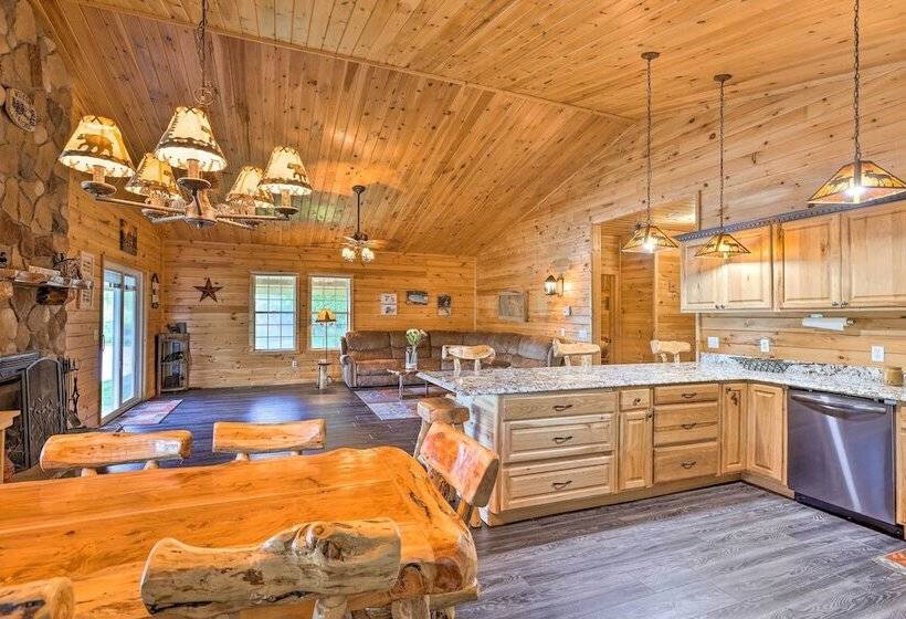 Sun Dappled Cadillac Gem W/ Kayaks & Grill!