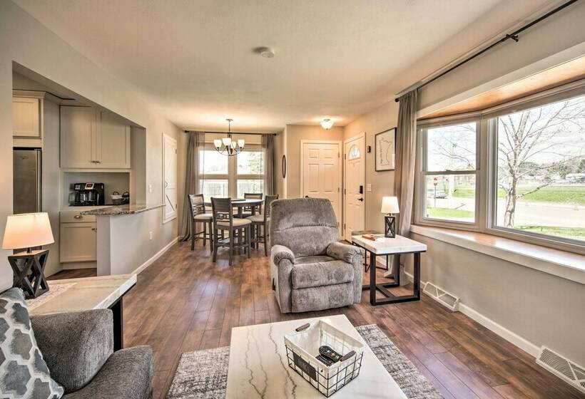 Sunny Cloquet Home   2 Mi To St. Louis River!