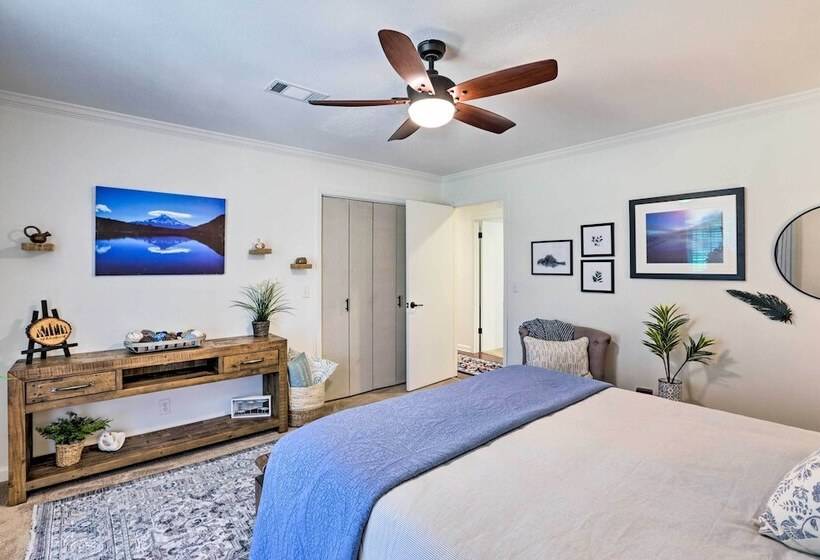 Sunny Florida Abode   Patio, Pool, & Fire Pit