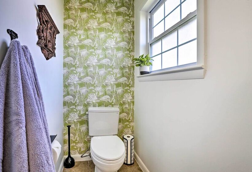 Sunny Florida Abode   Patio, Pool, & Fire Pit