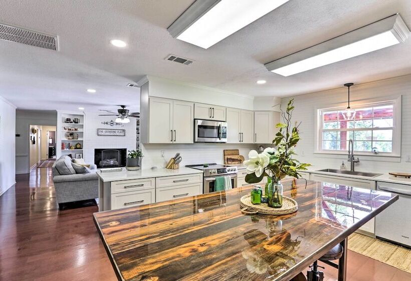 Sunny Florida Abode   Patio, Pool, & Fire Pit