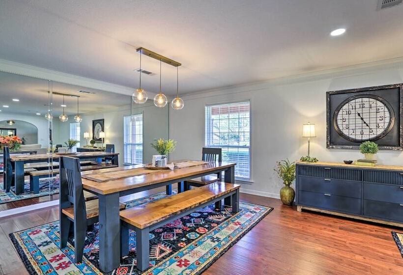 Sunny Florida Abode   Patio, Pool, & Fire Pit