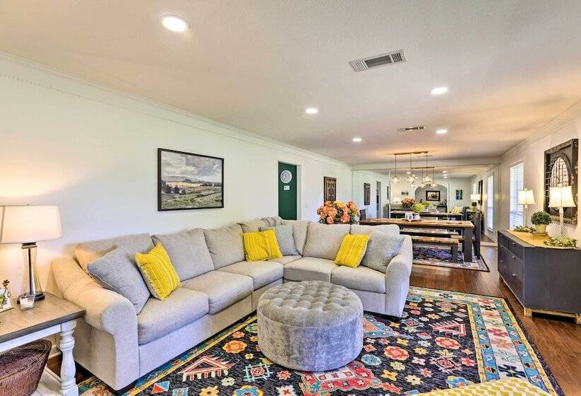 Sunny Florida Abode   Patio, Pool, & Fire Pit