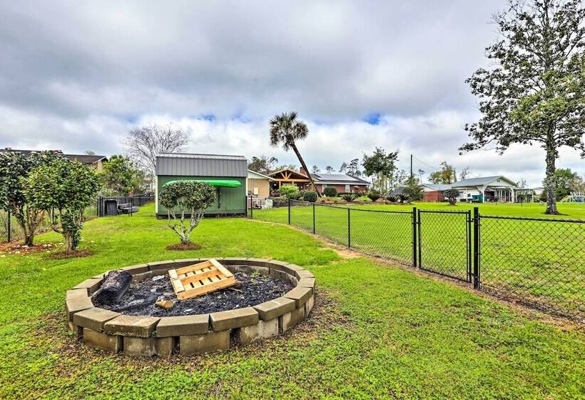 Sunny Florida Abode   Patio, Pool, & Fire Pit