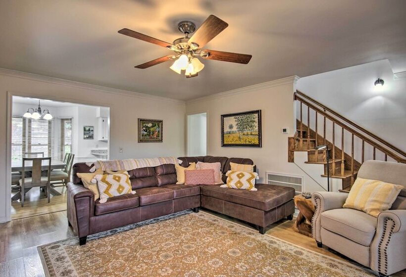 Sunny Lakefront Escape In Prosperity W/ Dock!