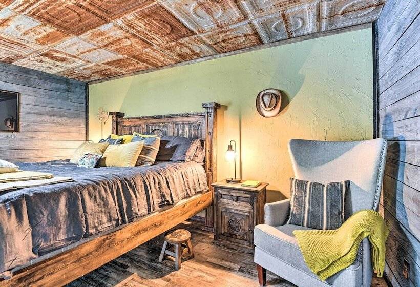 Sunset Ranch W/ Pool & Hot Tub On 29 Acres!