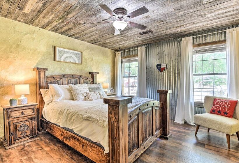 Sunset Ranch W/ Pool & Hot Tub On 29 Acres!