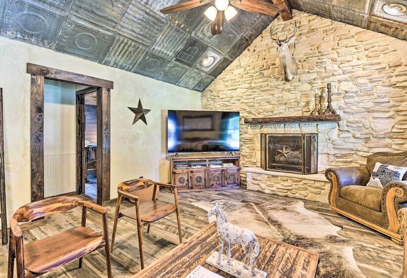 Sunset Ranch W/ Pool & Hot Tub On 29 Acres!