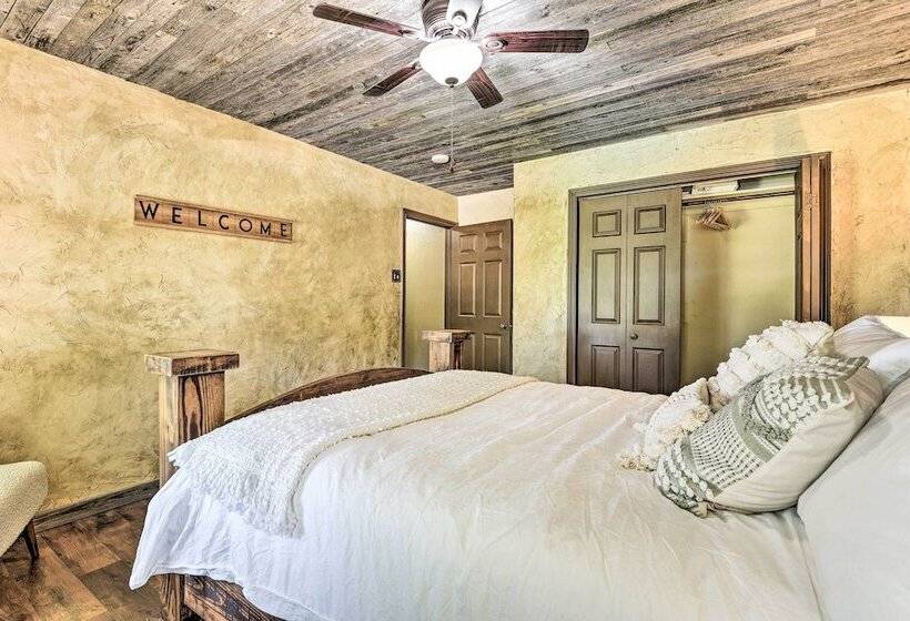 Sunset Ranch W/ Pool & Hot Tub On 29 Acres!