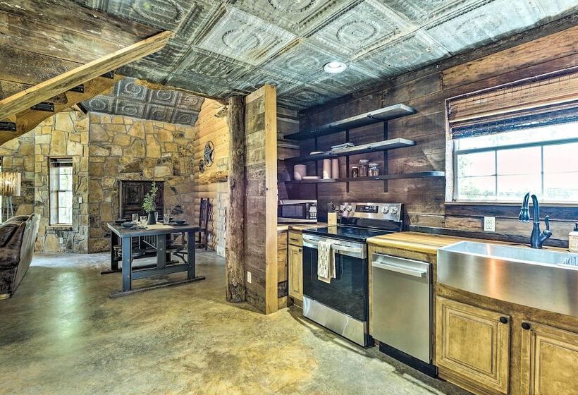 Sunset Ranch W/ Pool & Hot Tub On 29 Acres!