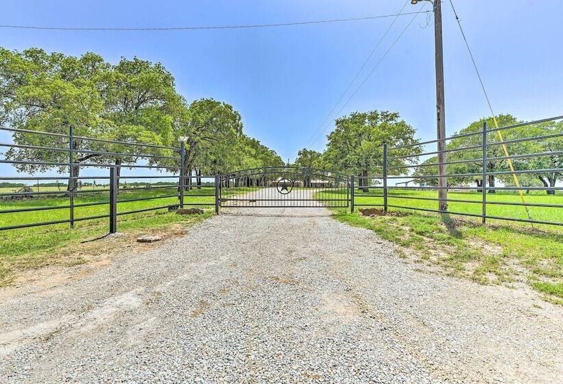 Sunset Ranch W/ Pool & Hot Tub On 29 Acres!