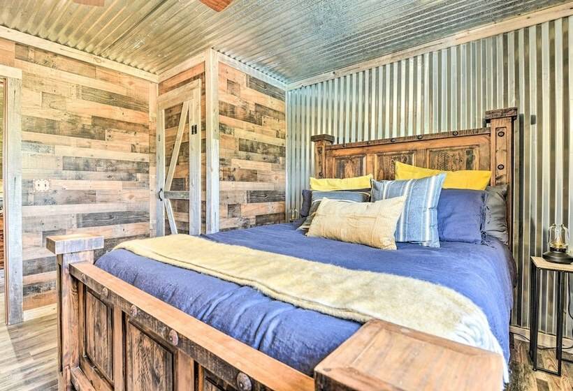 Sunset Ranch W/ Pool & Hot Tub On 29 Acres!