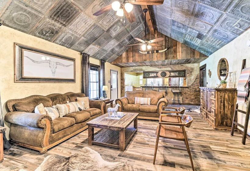 Sunset Ranch W/ Pool & Hot Tub On 29 Acres!