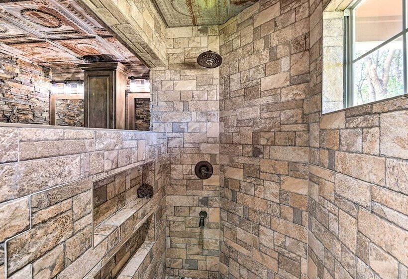 Sunset Ranch W/ Pool & Hot Tub On 29 Acres!