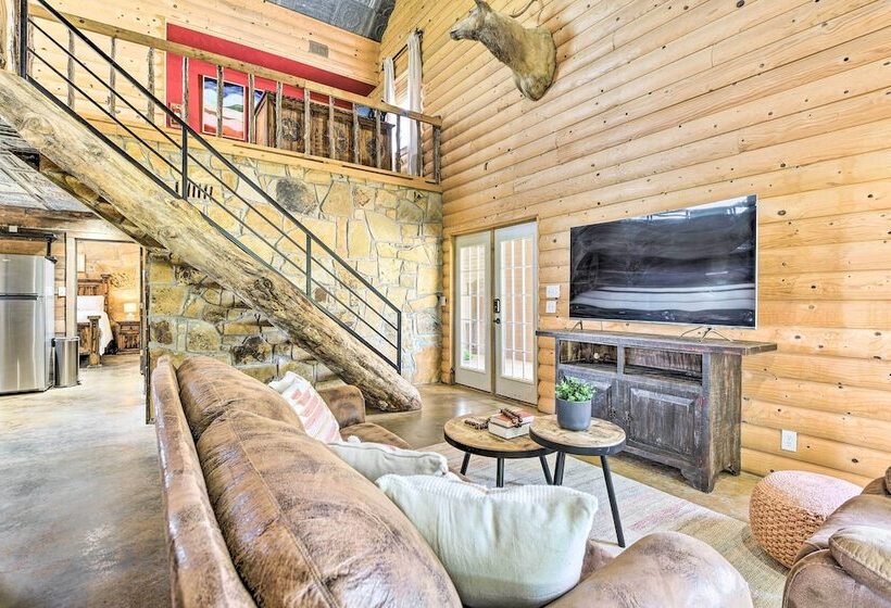 Sunset Ranch W/ Pool & Hot Tub On 29 Acres!