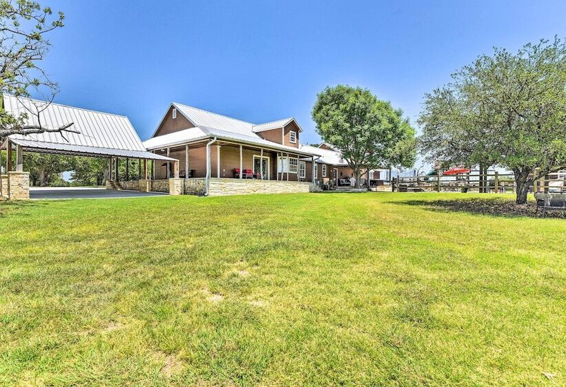 Sunset Ranch W/ Pool & Hot Tub On 29 Acres!