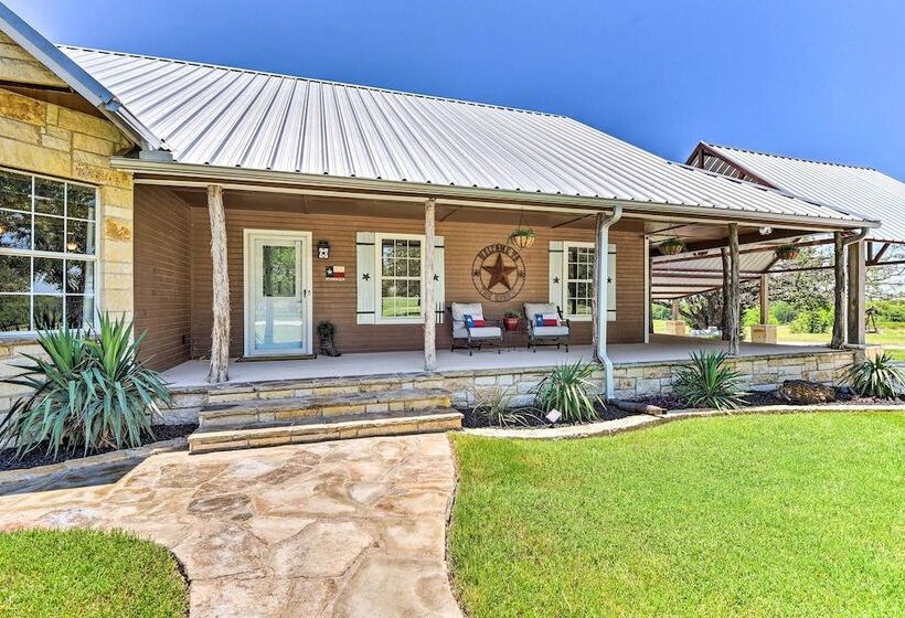 Sunset Ranch W/ Pool & Hot Tub On 29 Acres!