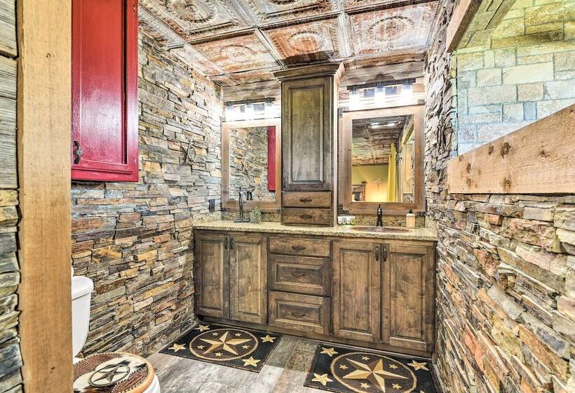 Sunset Ranch W/ Pool & Hot Tub On 29 Acres!