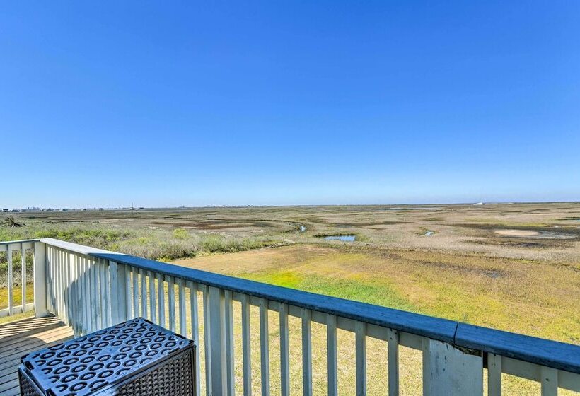 Surfside Beach House W/ Scenic Ocean Views & Deck!