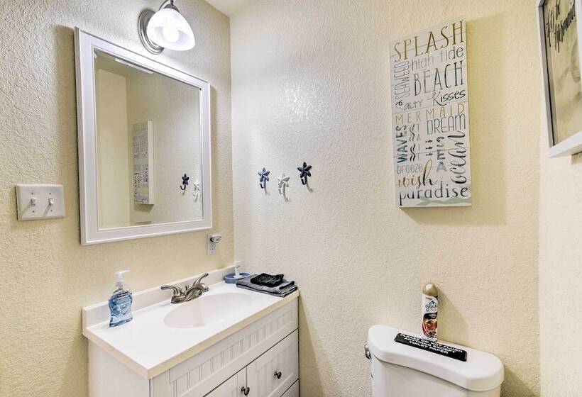 Surfside Beach House W/ Scenic Ocean Views & Deck!