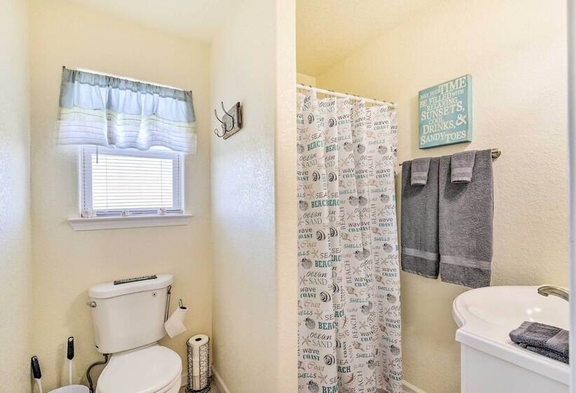 Surfside Beach House W/ Scenic Ocean Views & Deck!