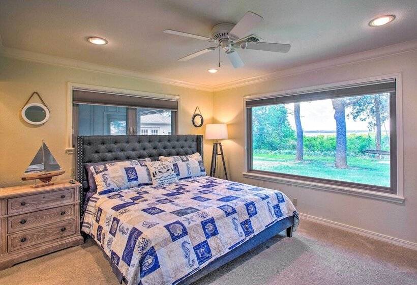 Lake View Tangled At Texoma Home W/ Hot Tub!