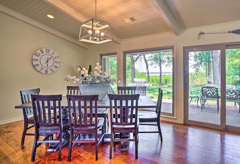 Lake View Tangled At Texoma Home W/ Hot Tub!