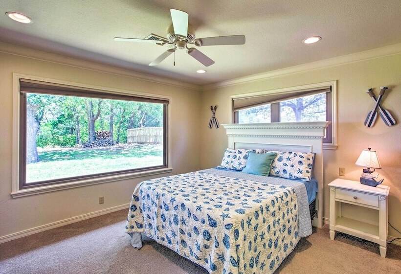 Lake View Tangled At Texoma Home W/ Hot Tub!