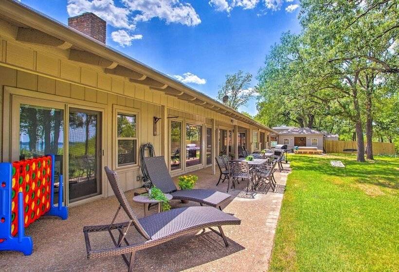 Lake View Tangled At Texoma Home W/ Hot Tub!